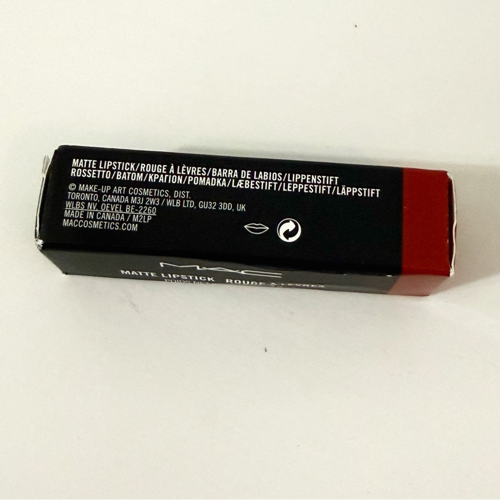 MAC COSMETICS MACXIMAL RED CHILI SILKY MATTE LIPSTICK - Picture 4 of 7